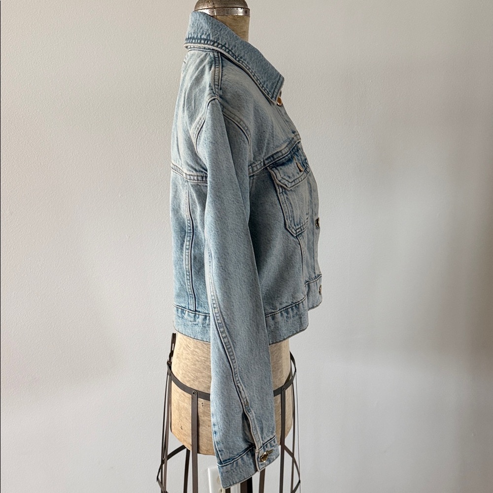 Michael Kors Stone Wash Cropped Jean Jacket with Gold Accent Buttons Size M - Picture 7 of 9